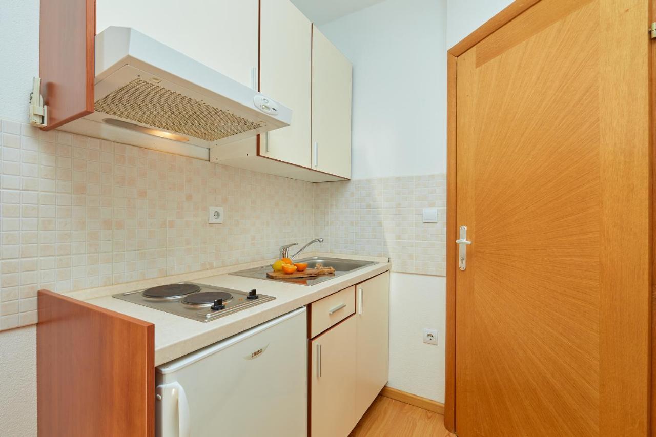 Apartments Zelic Tučepi Zimmer foto