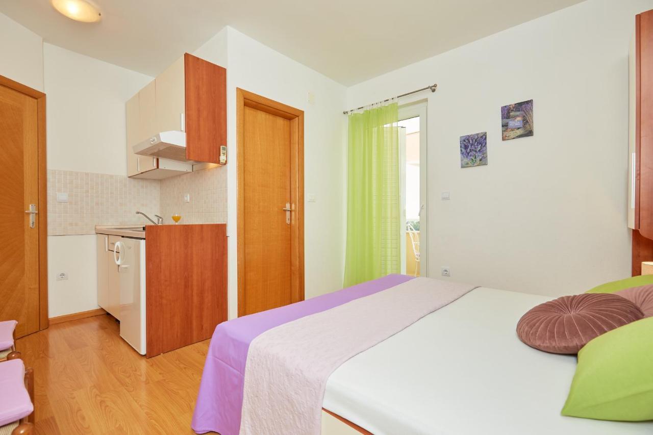 Apartments Zelic Tučepi Zimmer foto