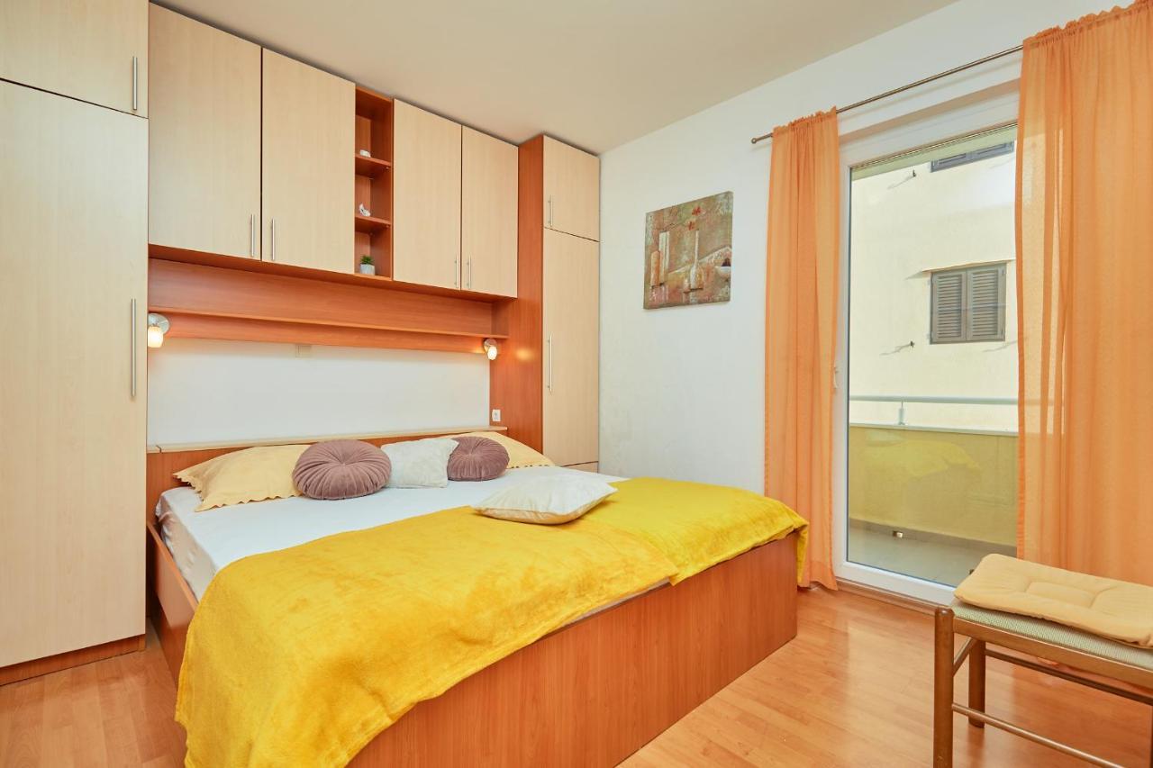 Apartments Zelic Tučepi Exterior foto
