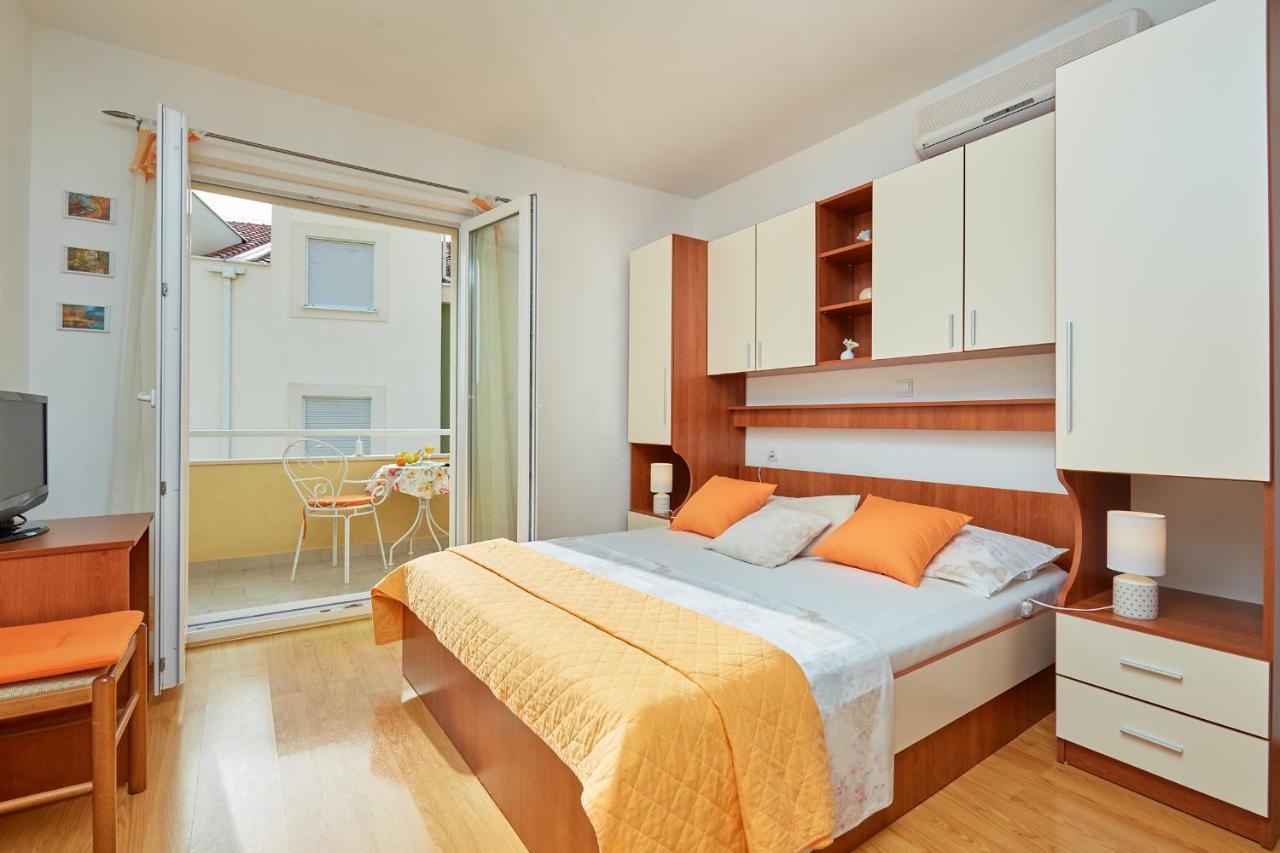 Apartments Zelic Tučepi Exterior foto