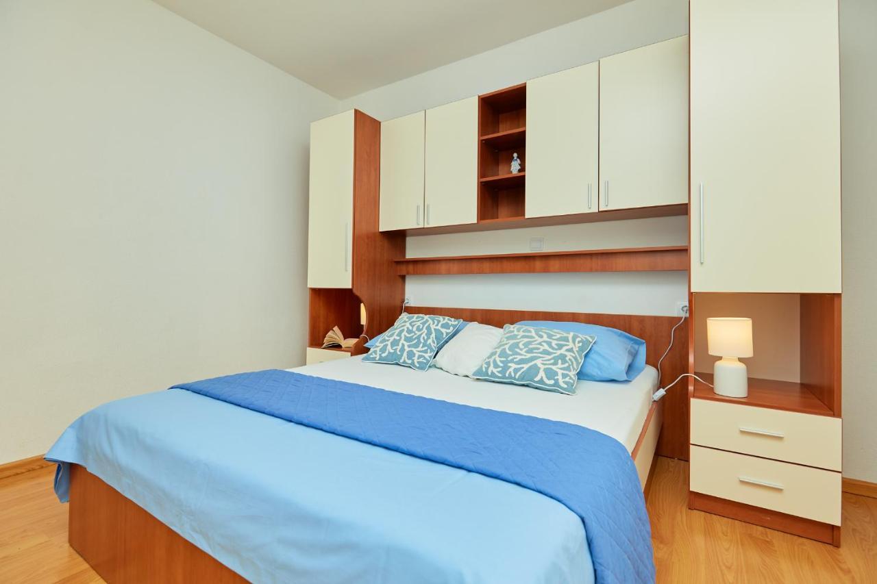 Apartments Zelic Tučepi Exterior foto
